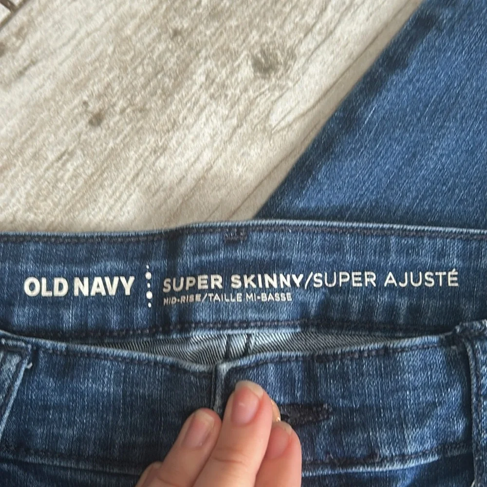 [Old Navy] “Super Skinny” Stretch Jeans - Size 4